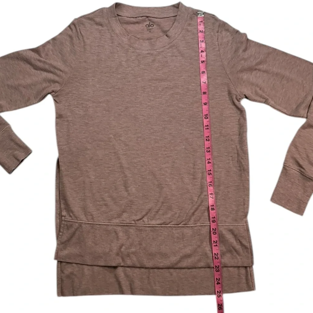 NWOT Alo Yoga Glimpse Split‎ Side Hem Long Sleeve Dusted Plum Heather Size Small